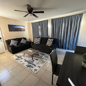 3 Bedroom Flat W/ Private Yard Apartment